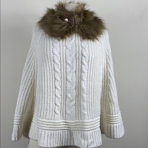 Cache poncho cape white cable knit